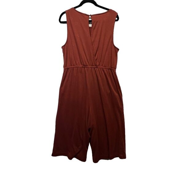 Torrid 1 MARSALA STARS TEXTURED KNIT CULOTTE JUMPSUIT - Picture 3 of 16